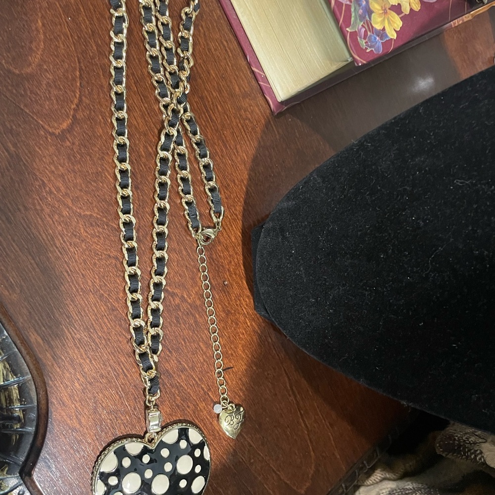 Necklace - Picture 2 of 2